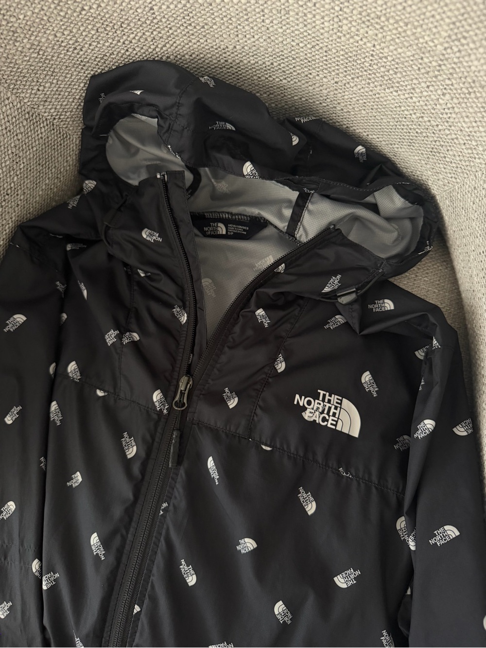 The North Face Black Hooded Logo-Print Rain Jacket - Men